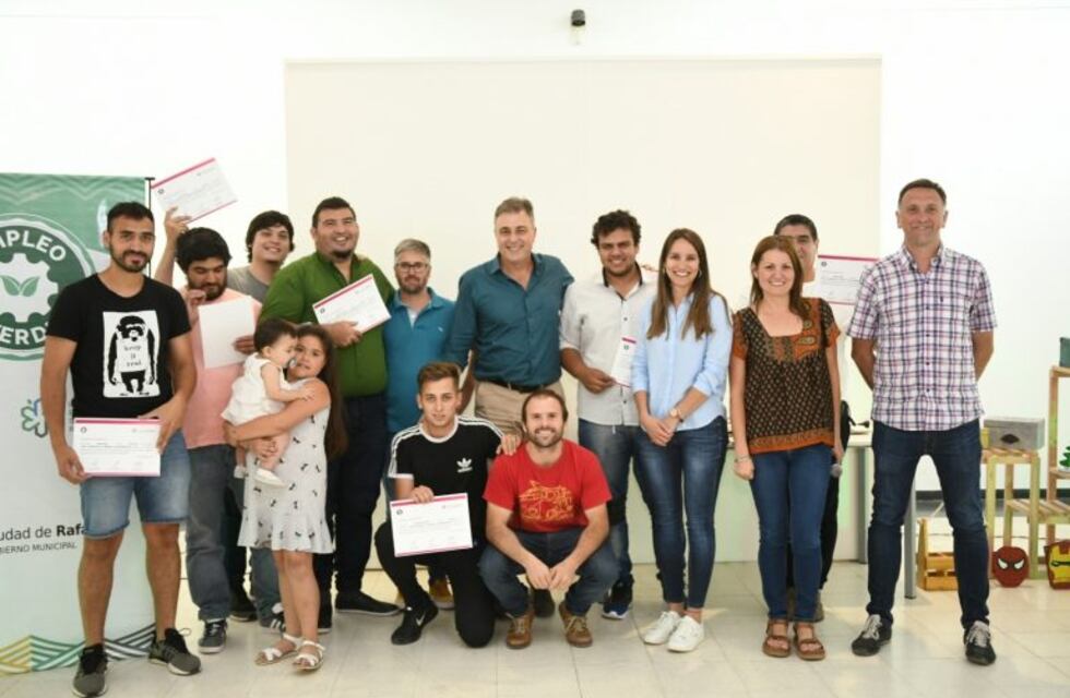 Recibieron certificados quienes realizaron talleres en el programa "Empleo Verde"
