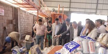 Tafí Viejo: Jaldo supervisó las tareas de reciclaje en envases decomisados por el IPLA\u002E (Gobierno de Tucumán)