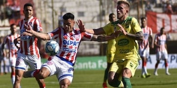 Bou en Unión de Santa Fe ante Defensa y Justicia\u002E (Unión)