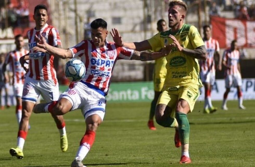 Unión le ganó a Defensa y Justicia en el estadio "15 de Abril"