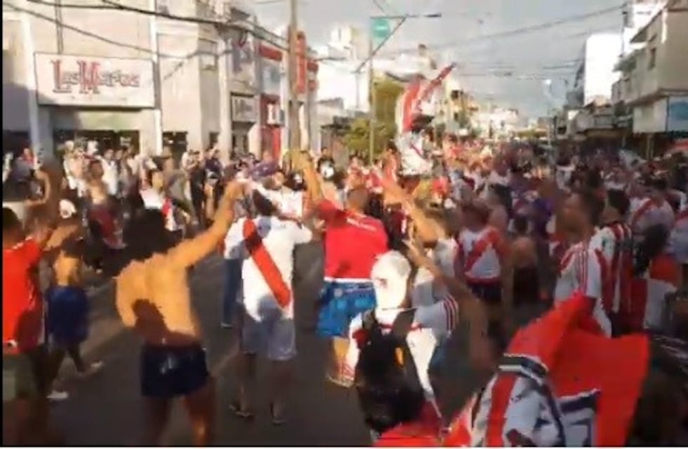 River Campeón de América. Los festejos llegaron al centro de Punta Alta. Videos.
