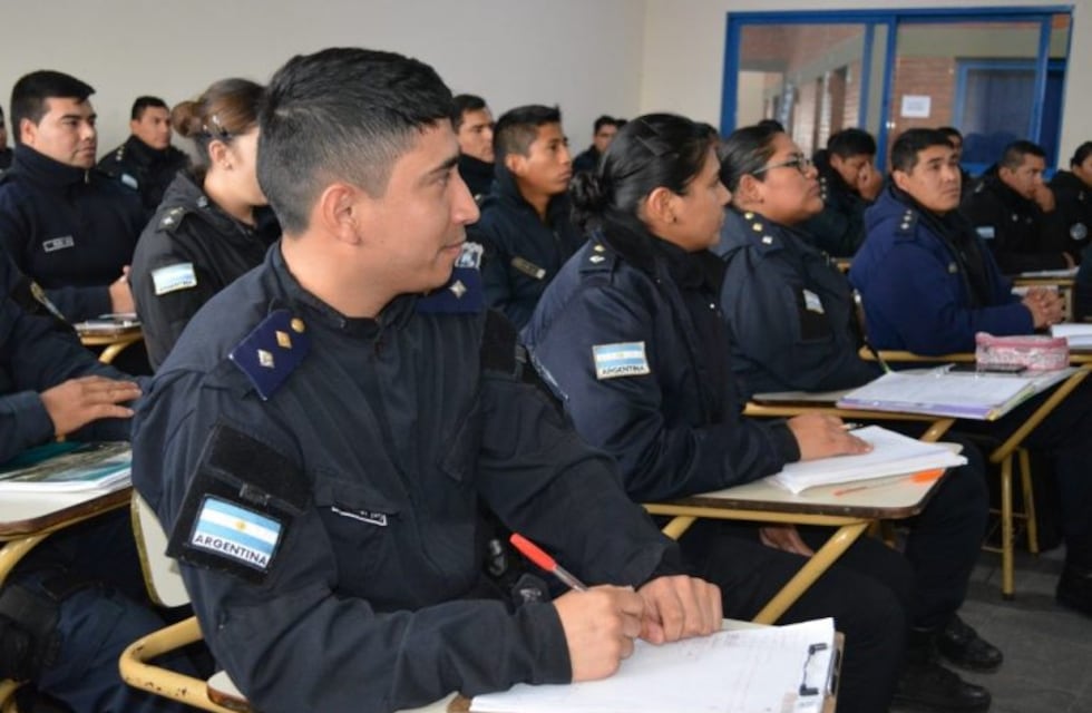 El Gobierno procura "fuerzas policiales cada vez mejor formadas" en Jujuy