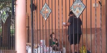 Una mujer de nacionalidad uruguaya vive en la catedral y recibe ayuda\u002E