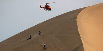 Dakar Rally - 2019 Peru Dakar Rally - Stage 9 Pisco, Peru - January 16, 2019   General view of three motorcycle riders in action during the race   REUTERS/Carlos Jasso peru  rally dakar 2019 automovilismo