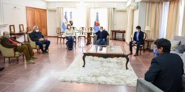 El Gobierno subsidiará a los comercios y asistirá a dueños de salones de fiesta