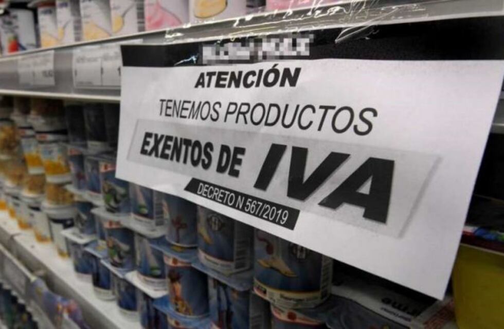 Los comercios deberán exhibir los precios con y sin IVA