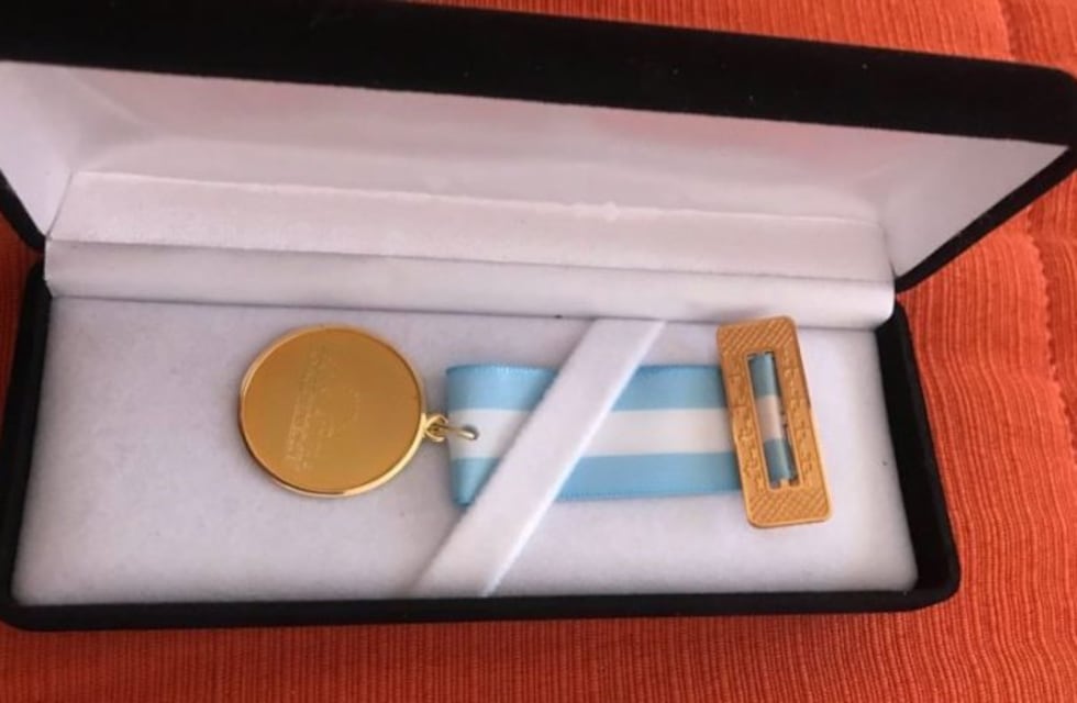 Un diputado saliente de la Legislatura neuquina se negó a recibir una medalla de oro