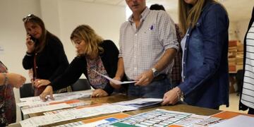 Se exhibieron las boletas que se utilizarán para las elecciones primarias\u002E