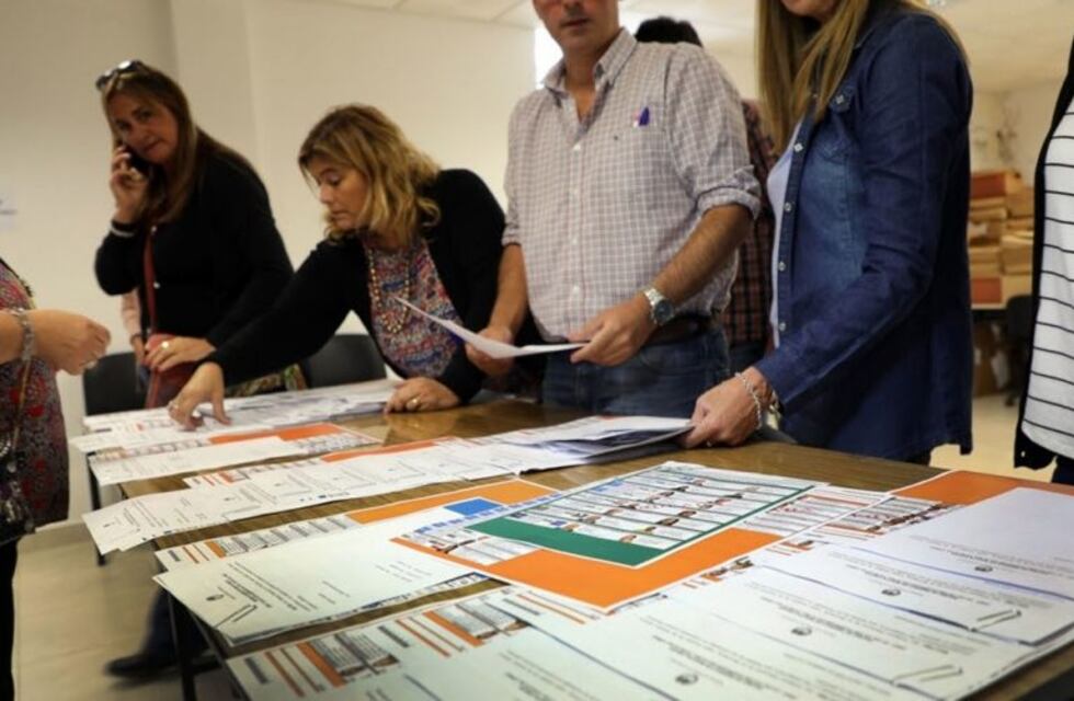 PASO en Santa Fe: así son las boletas para elegir precandidatos a gobernador y diputados