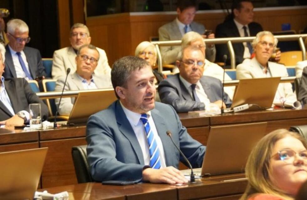 Javier Mela preside el bloque radical de 5 diputados en la Legislatura