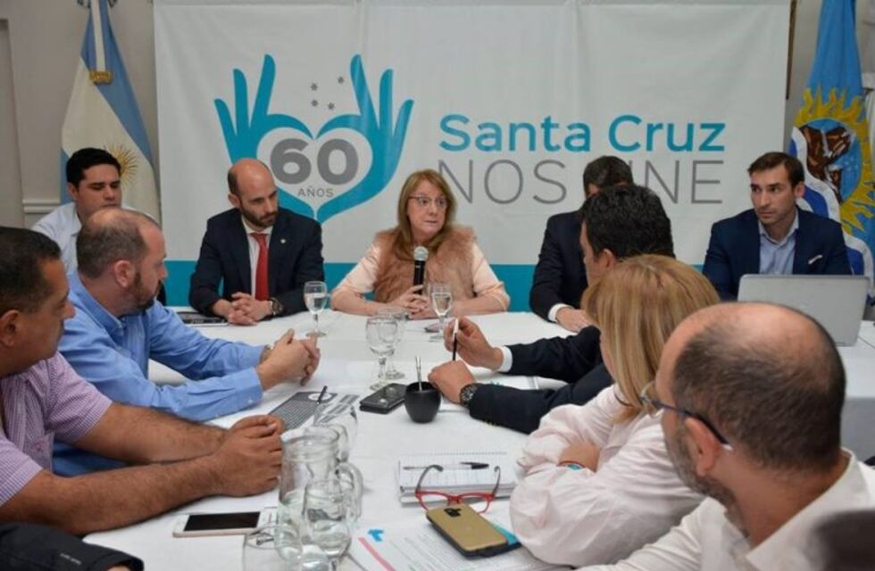 Lago Posadas estuvo en reunión de intendentes para analizar nueva ley de coparticipación