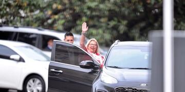 Elisa Carrió se despidió de Mauricio Macri en la Casa Rosada\u002E (Foto: Clarín)