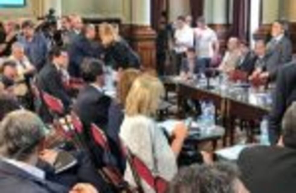El Senado debate sobre Ganancias en la reunión de comisión