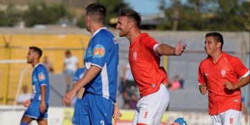 Huracán derrotó a Deportivo Villalonga