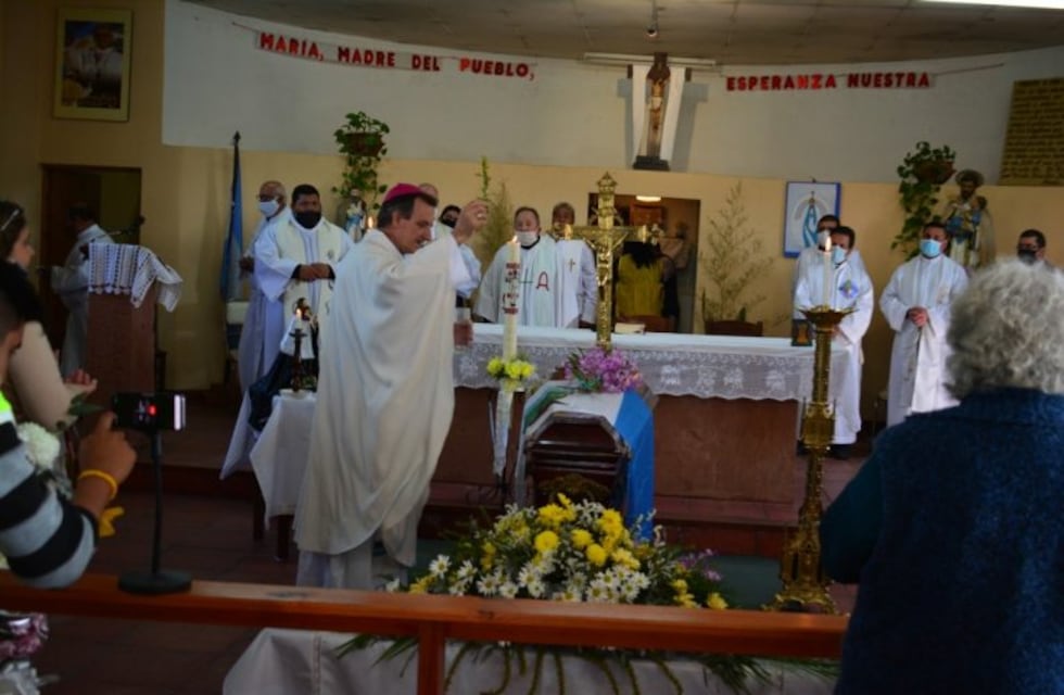 Conmovedora despedida al padre Julián Zini