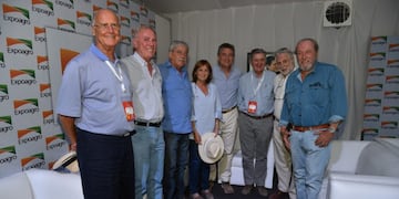 Mario Llambías, Luciano Miguens, Carlos Garetto, Eduardo Buzzi y Hugo Luis Biolcati se reencontraron en Expoagro 2018\u002E (Prensa Expoagro)