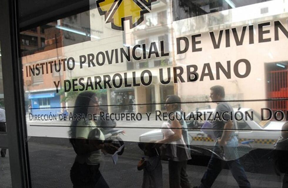 Investigan el patrimonio de dos funcionarios del IPV