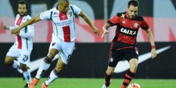 Federico Mancuello, la figurita difu00edcil para Independiente. / AFP PHOTO / MARTIN BERNETTI