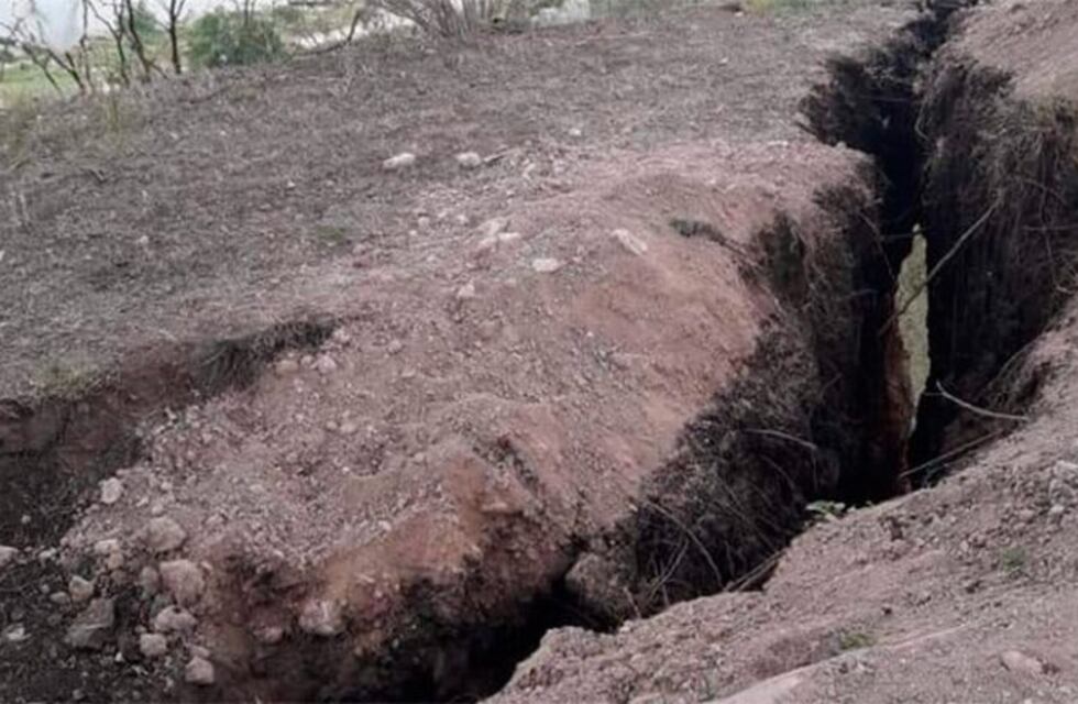 Ciudadanos en riesgo en Diamante por posibles derrumbes