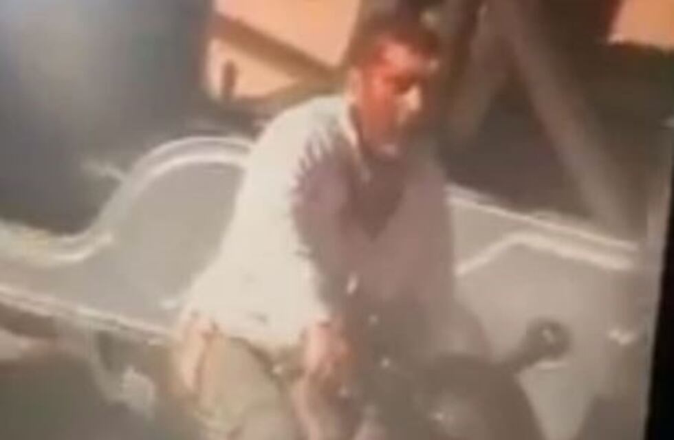 Buscan a los dos hijos del hombre que acuchilló y asesinó al chofer de una grúa