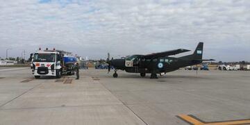 Los miembros de las fuerzas armadas llegaron a la pista de la estación de Fisherton para cargar combustible\u002E (@air_rosario)