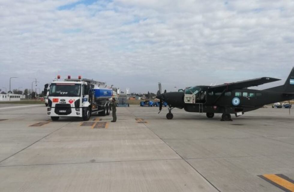 Este jueves vuelven aviones de la Armada y Fuerza Aérea a ensayar en Rosario