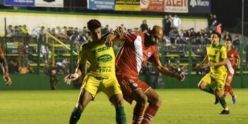 (Foto: Marcelo Peralta/Twitter @ClubDefensayJus)