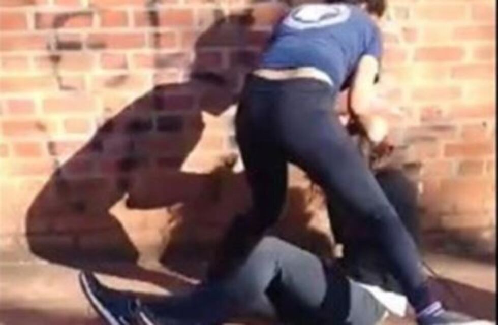 Violencia viral: brutal golpiza de una alumna a otra en Misiones