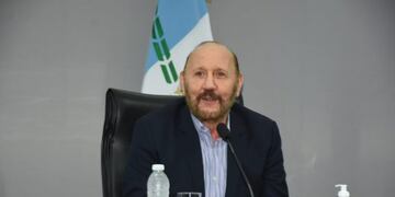 El gobernador Insfrán anunció un 5% de aumento retroactivo a julio