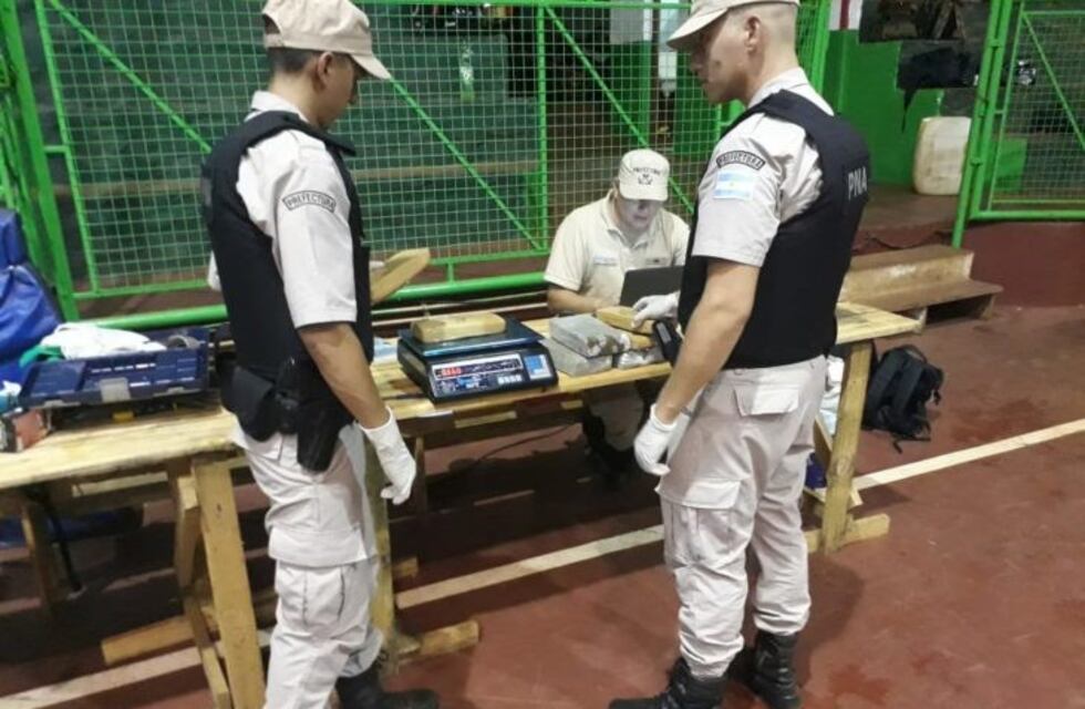 Puerto Libertad: Prefectura Naval incautó un cargamento millonario de marihuana