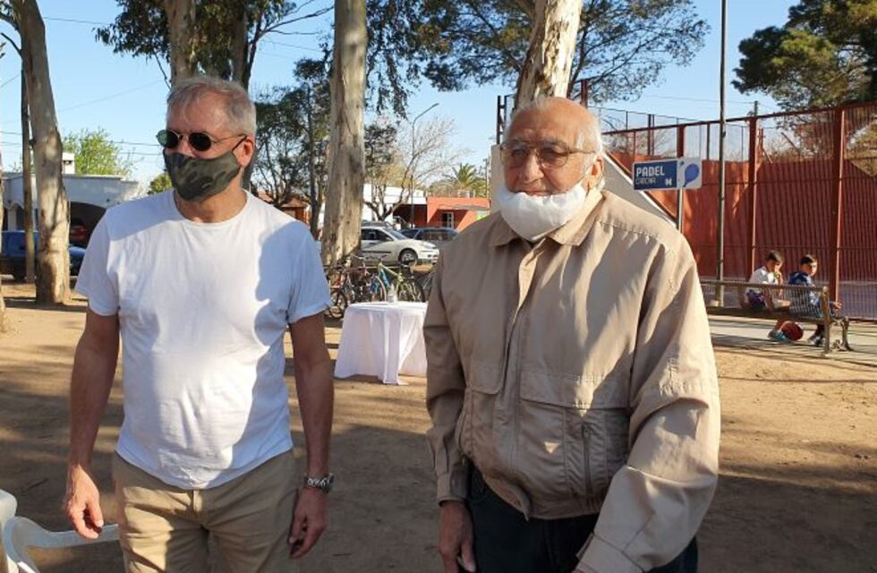 Dos históricos del básquet: el "Pichi" Campana y el "Lungo" Quiñones se encontraron en Marull