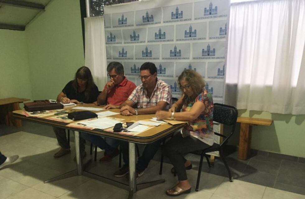 Apertura de sobres de la licitación del Patio Cervecero y de Tierra para la Fiesta del Trigo