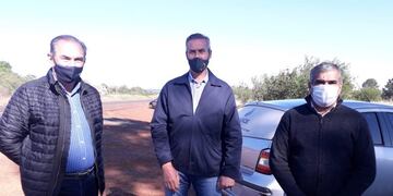 El ministro de Ecología Vialey al centro y a sus lados el intendente Stelatto de Posadas y de Garupá, Luis Ripoll\u002E