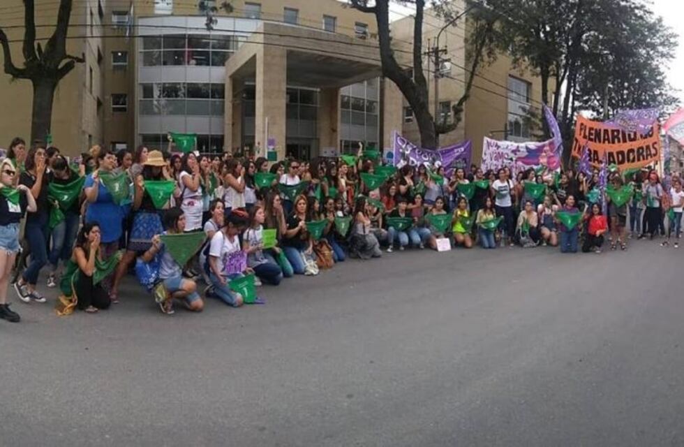 Organizaciones de mujeres denuncian que la "cesárea no es ILE"