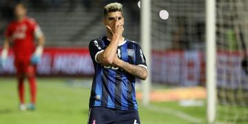El Bombardero piensa en su destino\u002E Lo más seguro es que no seguirá en Talleres\u002E