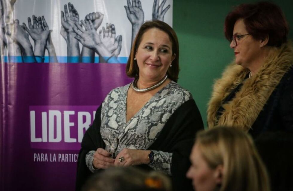 Gran concurrencia de mujeres al taller de oratoria