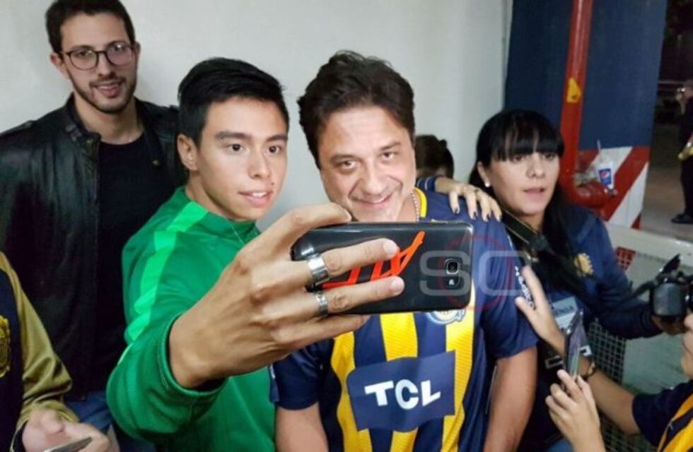 Arturito en Arroyito: el actor de "La Casa de Papel" visitó la cancha de Rosario Central