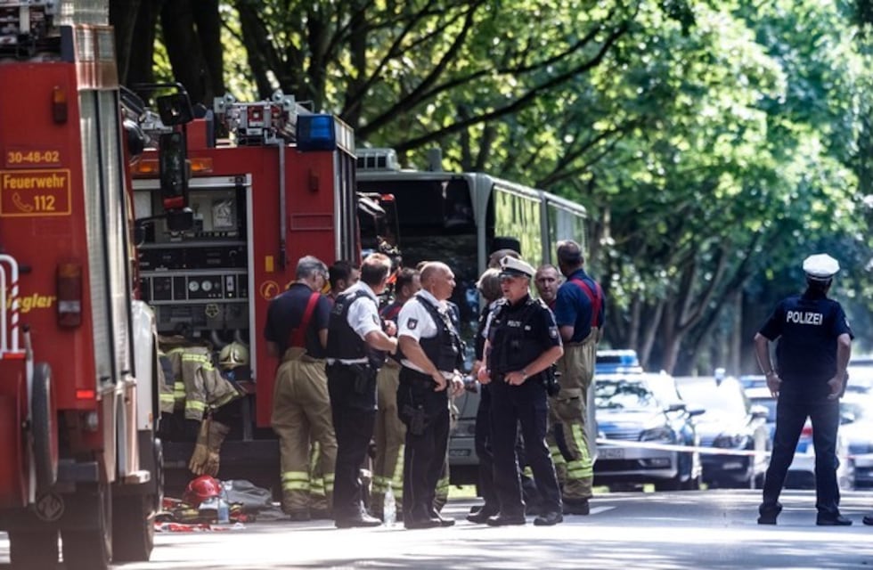 Apuñalan a 12 personas en un ataque en un colectivo en Alemania