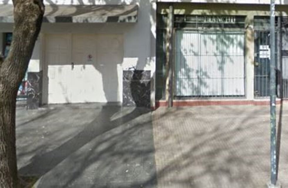 Degollaron y apuñalaron en la espalda a un comerciante en La Plata