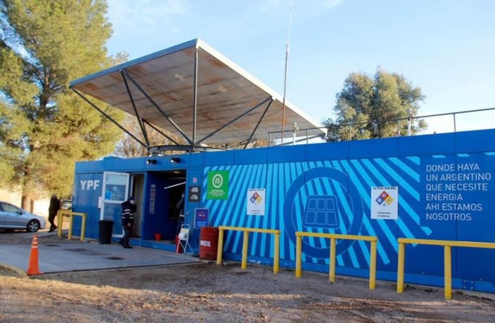 Reabrieron la estación de servicios solar de YPF en Canalejas