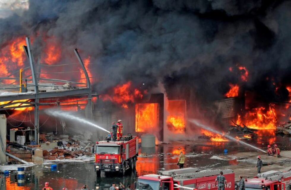 Líbano: a un mes de la explosión que dejó 190 muertos, el puerto de Beirut vuelve a arder