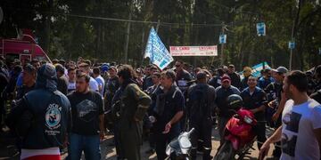 Trabajadores de la UOCRA reclamaron en La Plata frente al ministerio de Trabajo