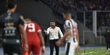 "No hicimos un gran partido", asumió Javier Gandolfi, por la derrota de Talleres ante Independiente en el Kempes (Facundo Luque).