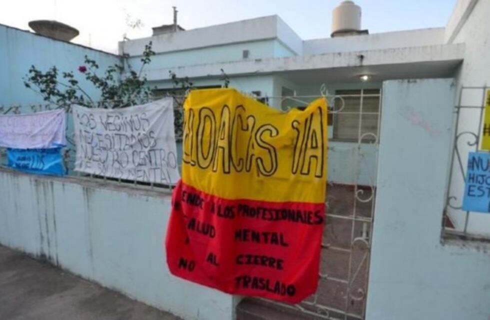 Trabajadores de la salud de Villa El Libertador realizan radio abierta