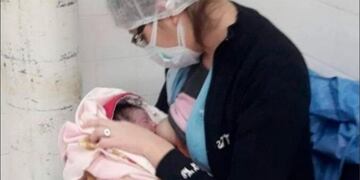 enfermera amamantando\u002E