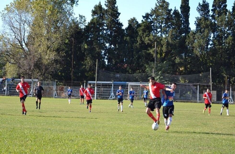 Tras la lluvia, vuelve el fútbol de Primera