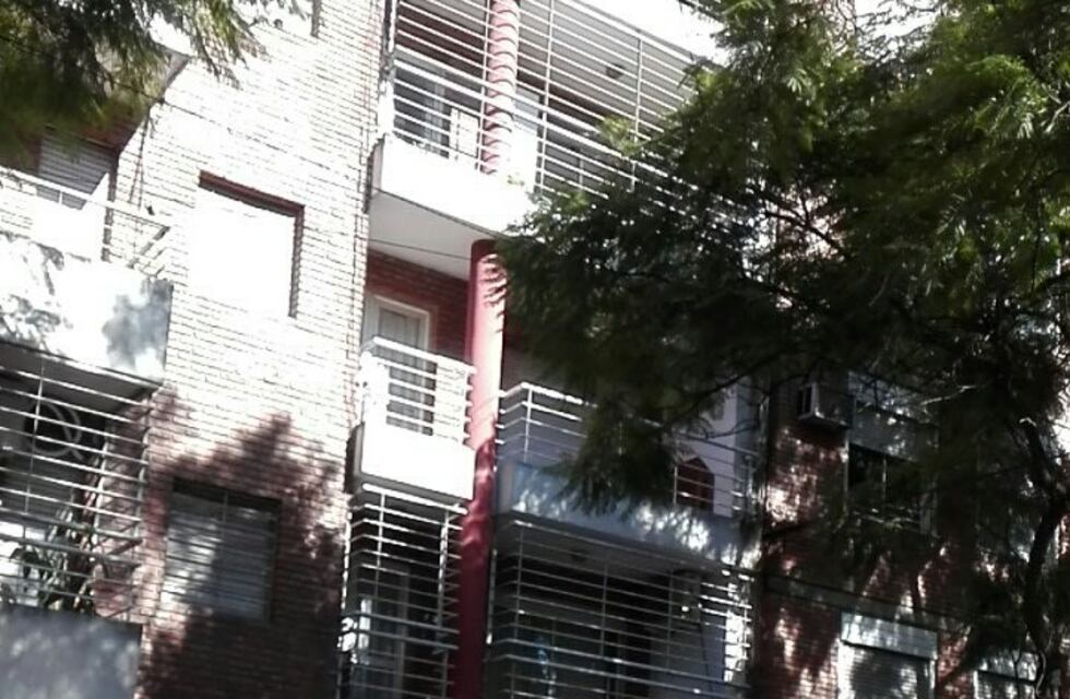 Incendio y evacuación en un edificio de 3 de Febrero al 1400