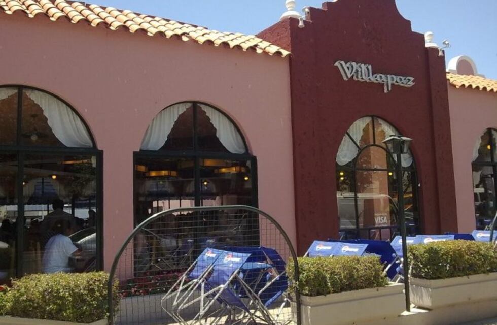 Lo detuvieron por romper un vidrio del reconocido restaurante "Villapaz"