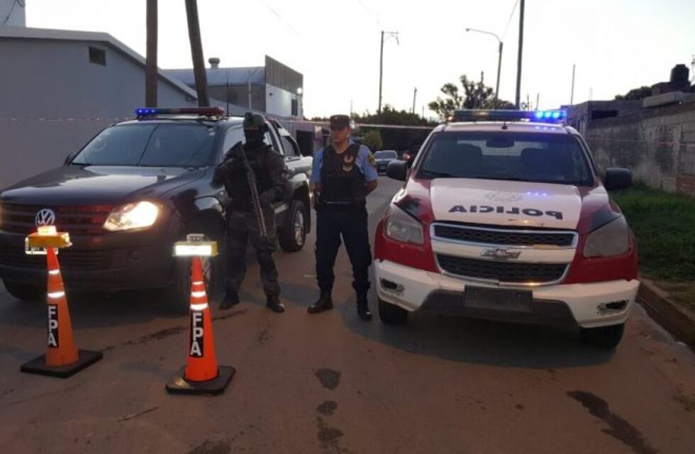 Tres detenidos, sospechados de vender drogas en Santa Isabel Segunda Sección