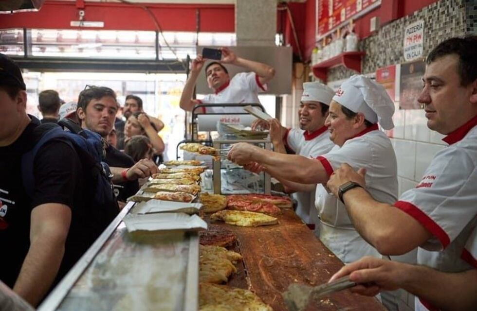 La noche de las pizzerías en la Ciudad de Buenos Aires: más de 80 locales venderán pizzas y empanadas a mitad de precio